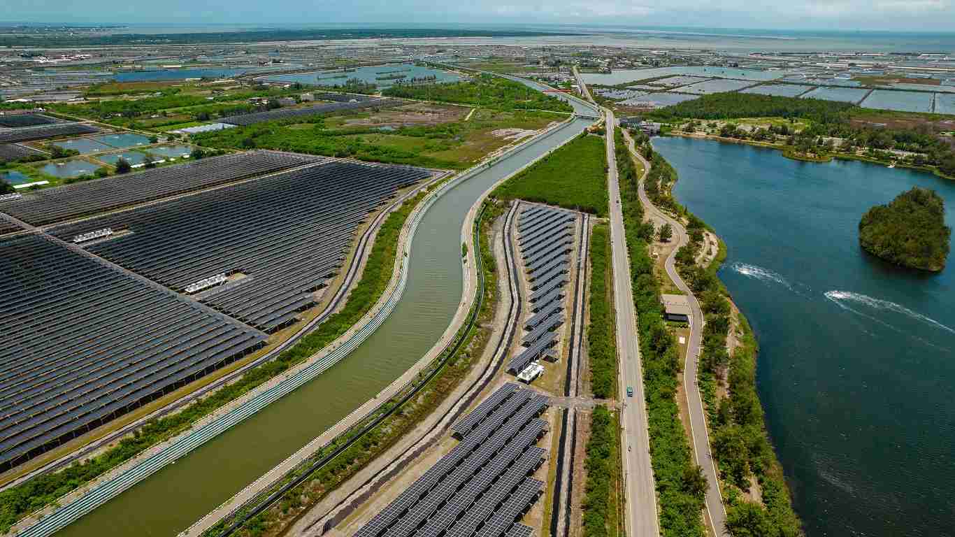 CG电子能源事业提供智慧能源管理、、、太阳能监控管理、、、全方位电厂建置及运维解决方案，，，并拥有管理超过6000案场的经验